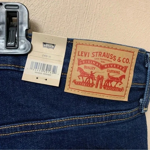 Levi’s Ribcage Straight Ankle Jeans - Picture 7 of 12